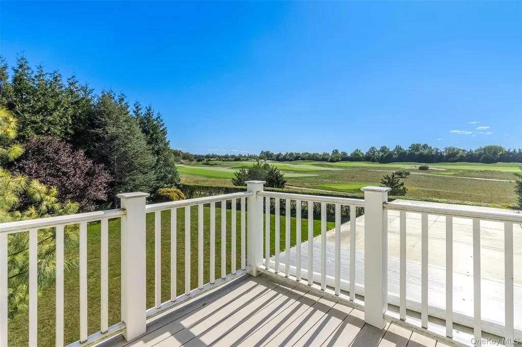 350 Laurel Way Laurel NY 11948