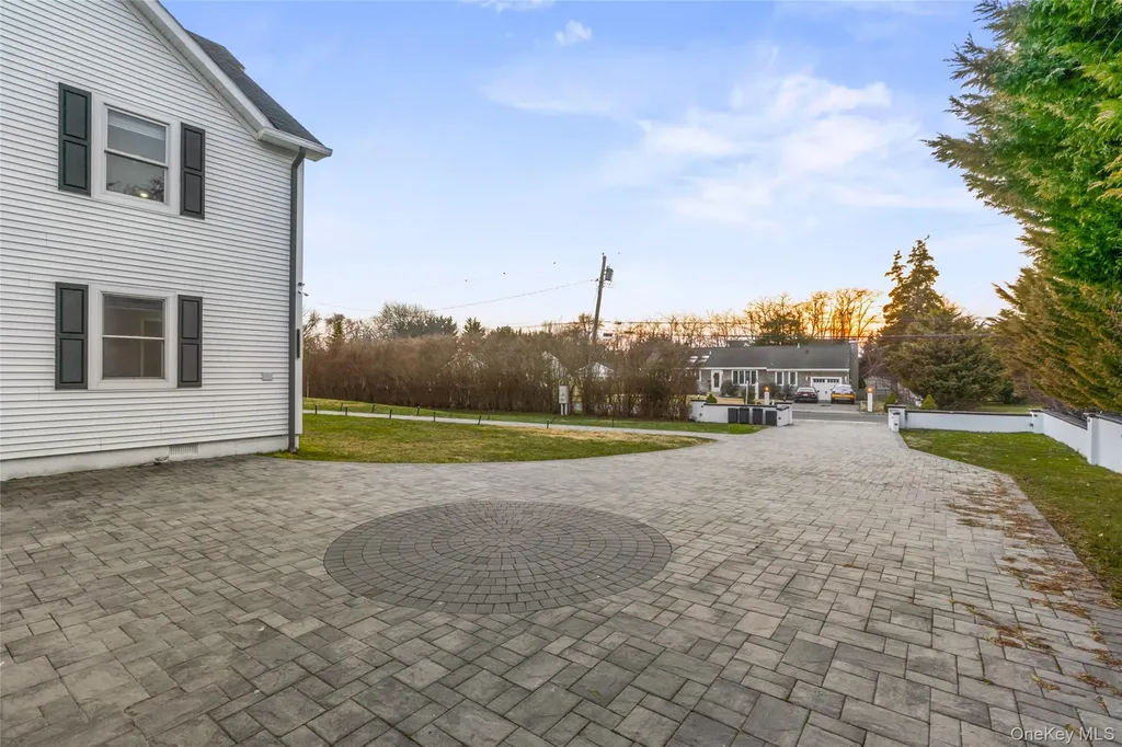 345 Durkee Lane East Patchogue NY 11772