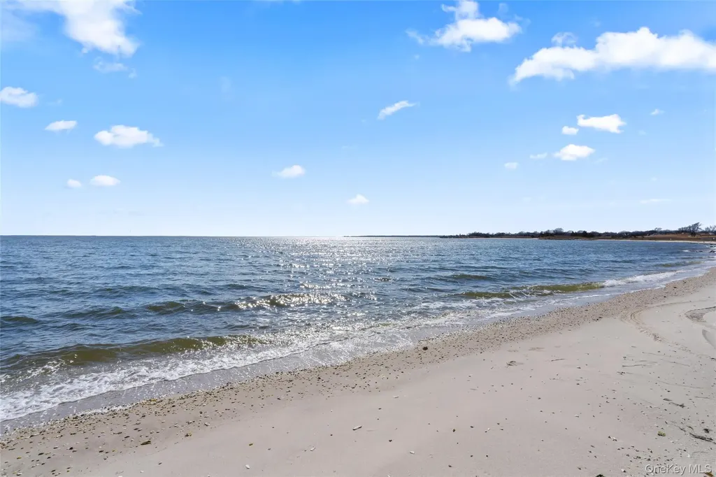 345 Durkee Lane East Patchogue NY 11772