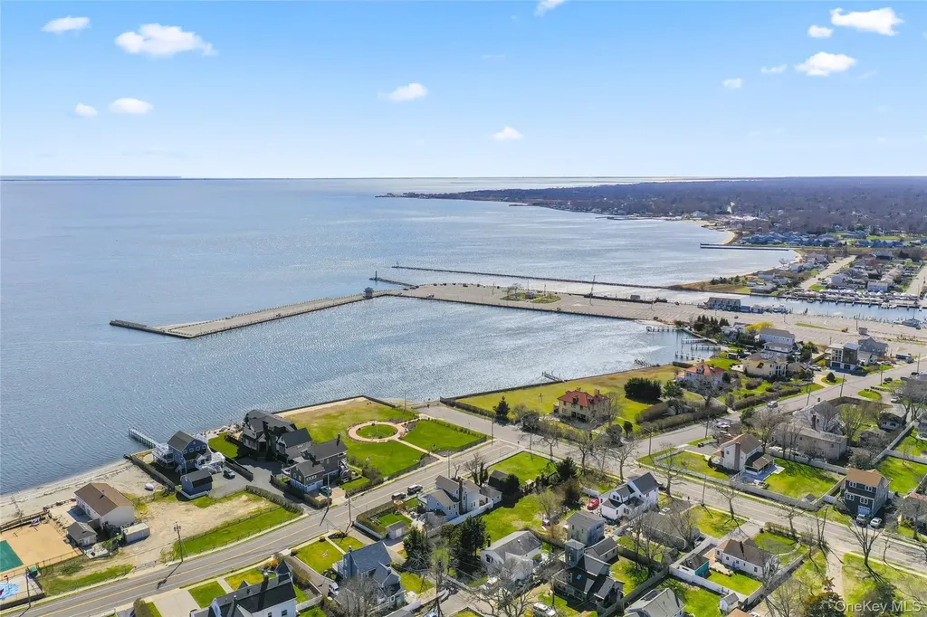 345 Durkee Lane East Patchogue NY 11772