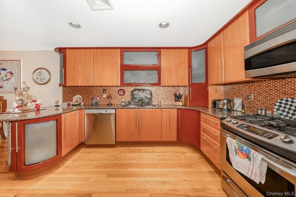 140 Atlantic Avenue Oceanside NY 11572