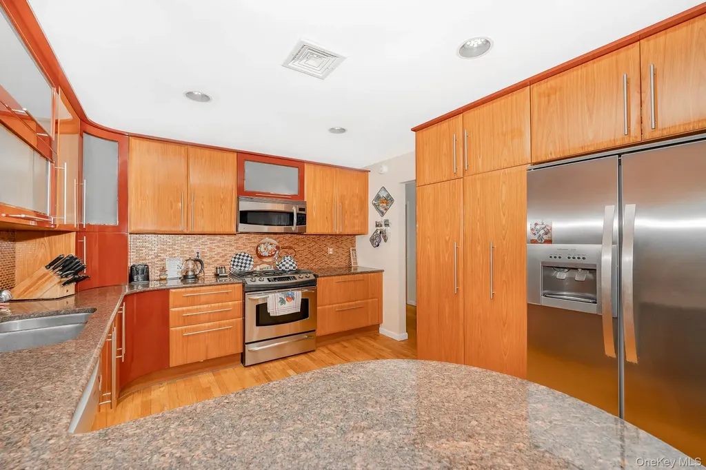 140 Atlantic Avenue Oceanside NY 11572