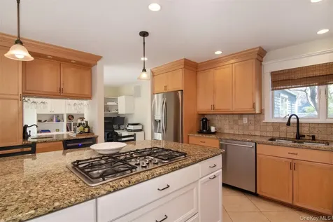 153 Fieldpoint Drive Irvington NY 10533