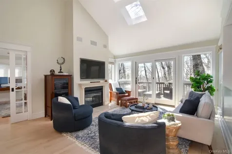153 Fieldpoint Drive Irvington NY 10533