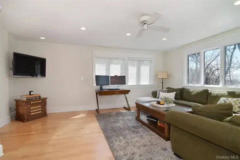 153 Fieldpoint Drive Irvington NY 10533