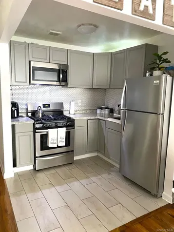 789 Jennings Street Bronx NY 10459