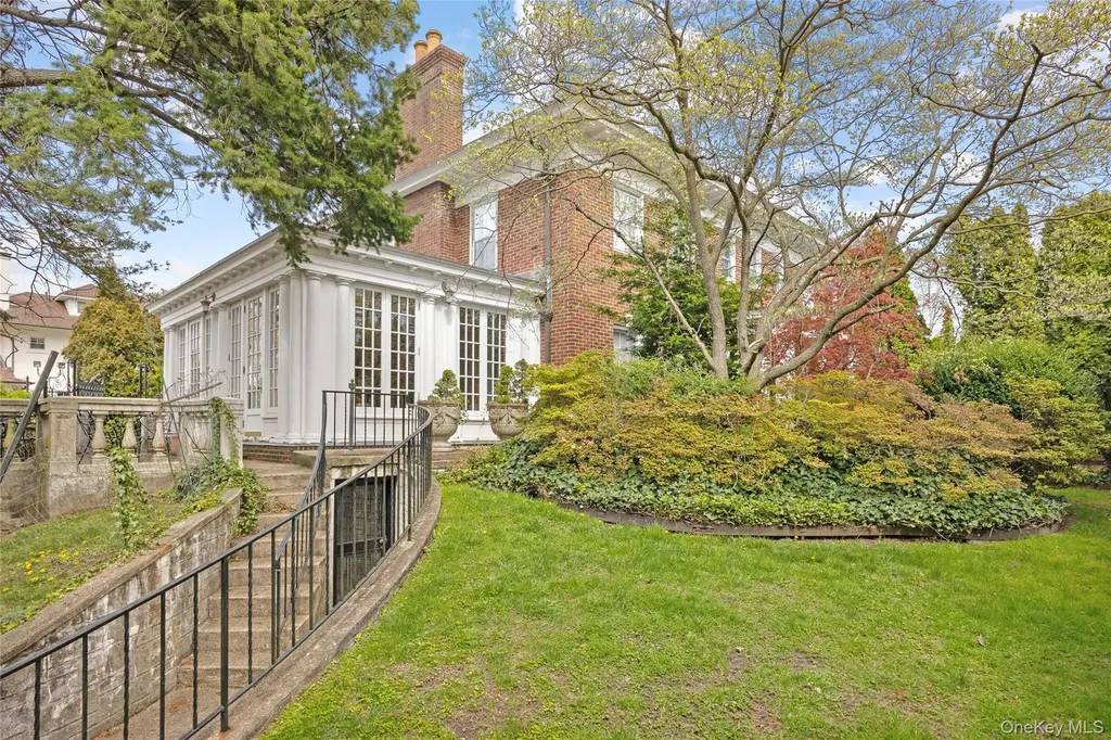 127 Beverly Road Douglaston NY 11363