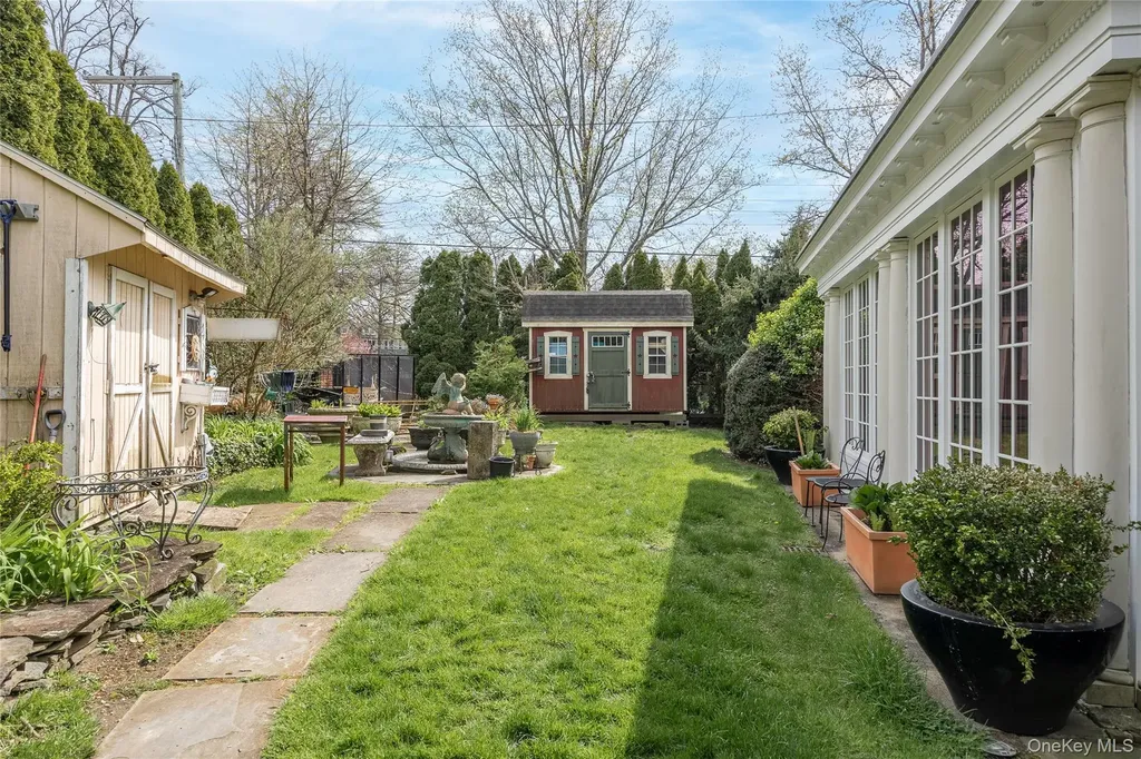127 Beverly Road Douglaston NY 11363