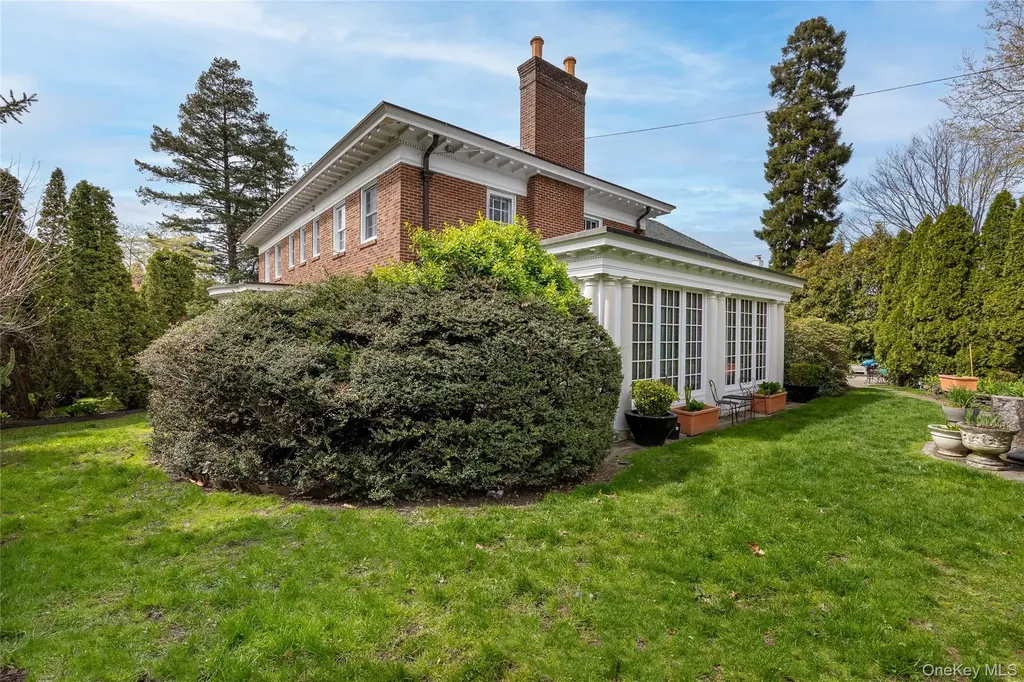 127 Beverly Road Douglaston NY 11363