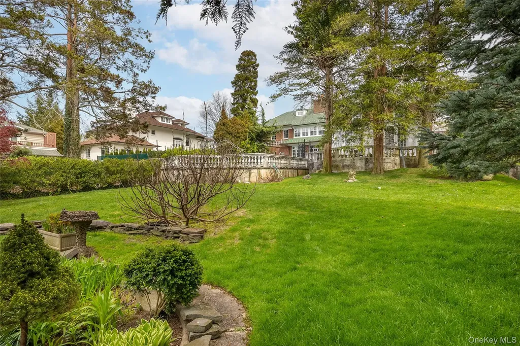 127 Beverly Road Douglaston NY 11363