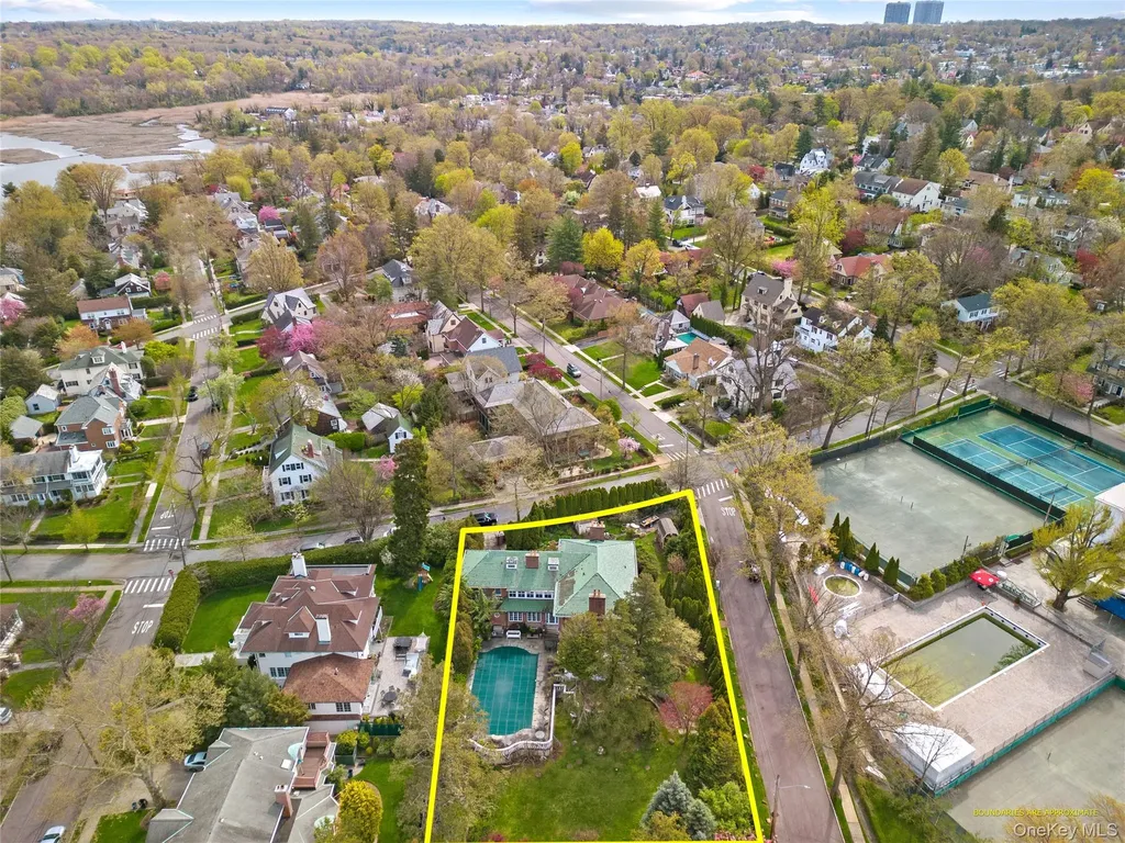 127 Beverly Road Douglaston NY 11363