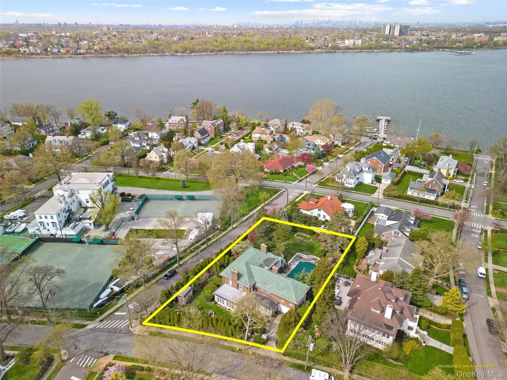 127 Beverly Road Douglaston NY 11363