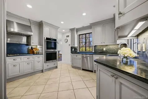 4 High Road Bronxville NY 10708