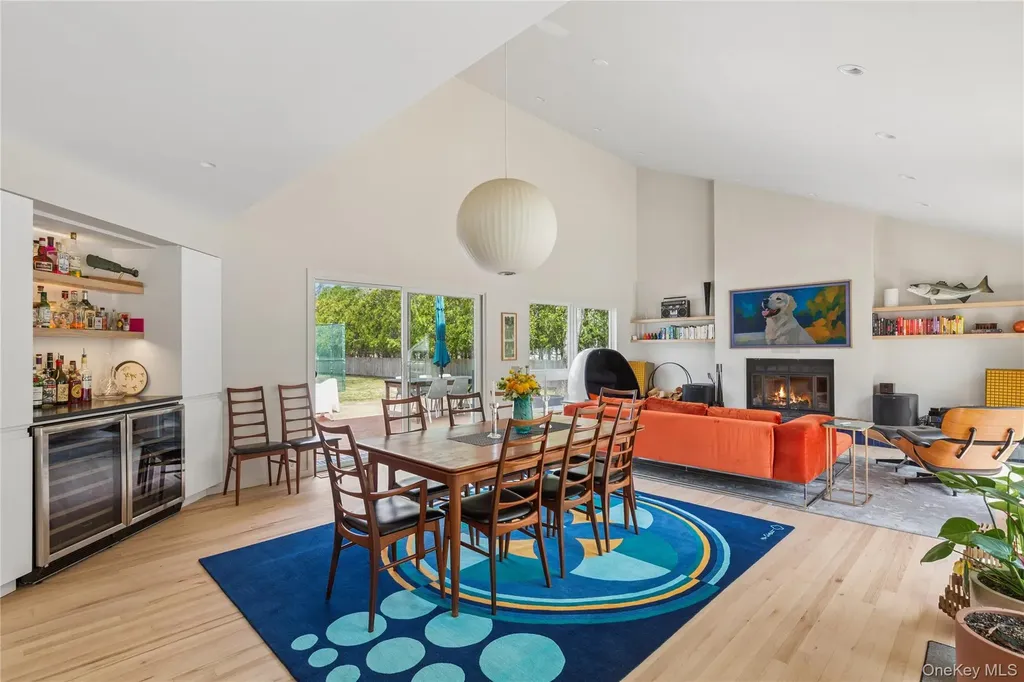 2 Acorn Path Quogue NY 11942