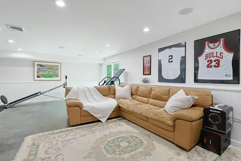 20 Robbins Road Pleasantville NY 10570