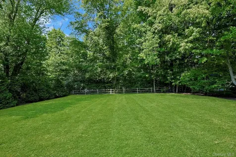 20 Robbins Road Pleasantville NY 10570