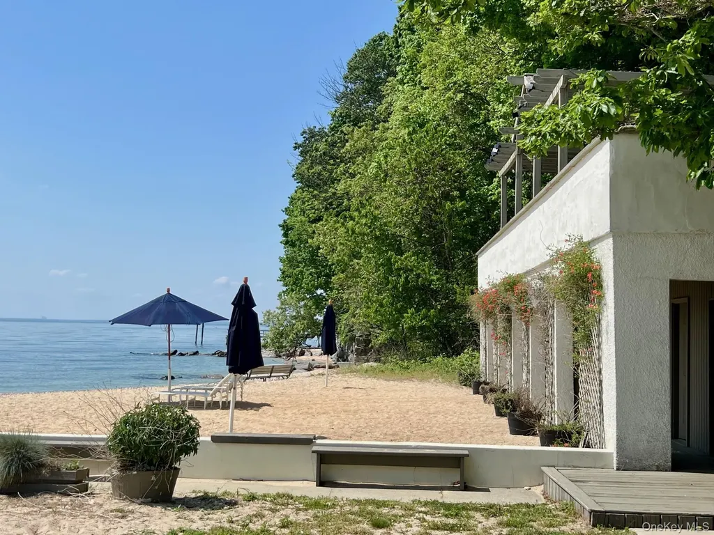 3 Seaforth Lane Lloyd Harbor NY 11743