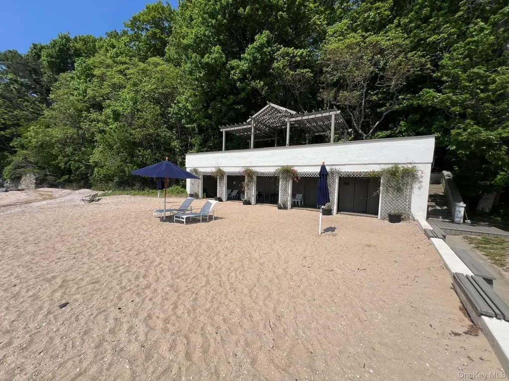 3 Seaforth Lane Lloyd Harbor NY 11743