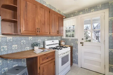 22 Burkewood Road Mount Vernon NY 10552