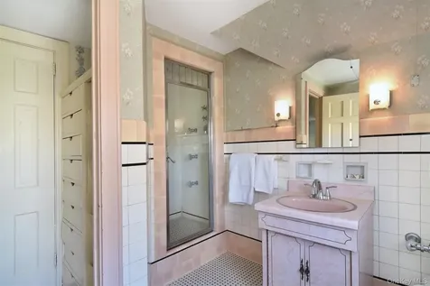 22 Burkewood Road Mount Vernon NY 10552