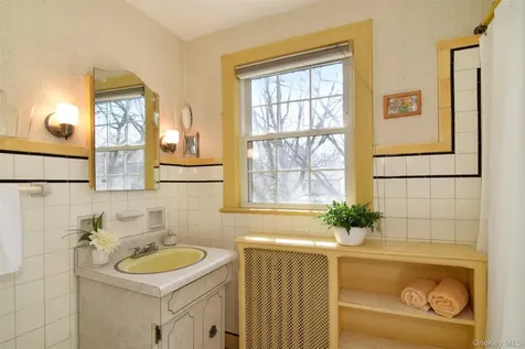 22 Burkewood Road Mount Vernon NY 10552