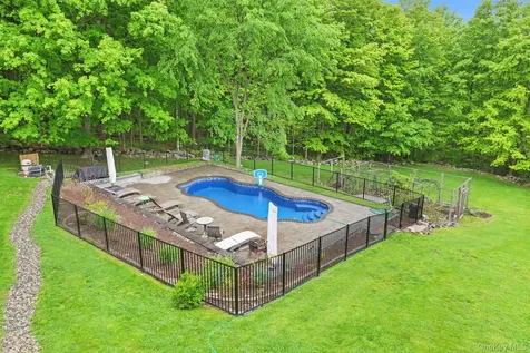 76 Eleanor Drive Mahopac NY 10541