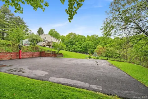 76 Eleanor Drive Mahopac NY 10541