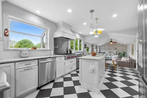 76 Eleanor Drive Mahopac NY 10541