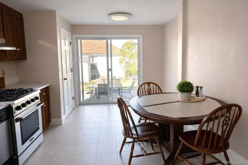 60 Lloyd Avenue Lynbrook NY 11563