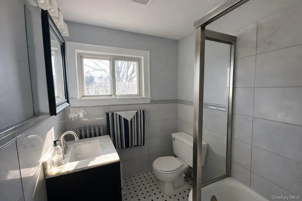 60 Lloyd Avenue Lynbrook NY 11563