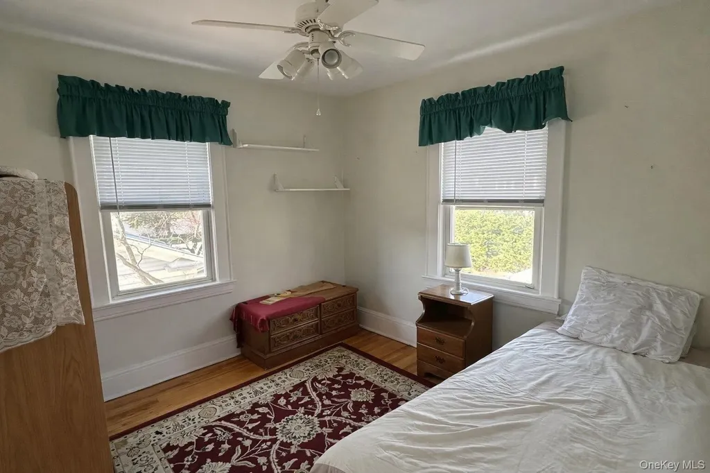 60 Lloyd Avenue Lynbrook NY 11563