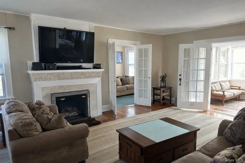60 Lloyd Avenue Lynbrook NY 11563