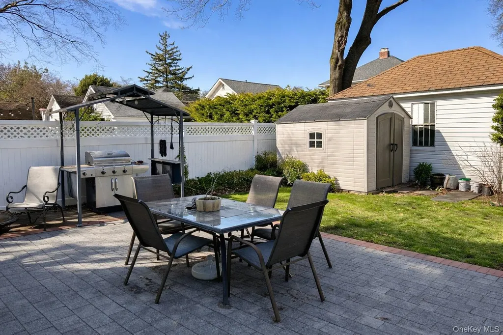60 Lloyd Avenue Lynbrook NY 11563