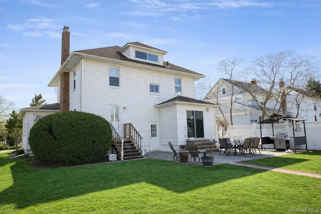 60 Lloyd Avenue Lynbrook NY 11563