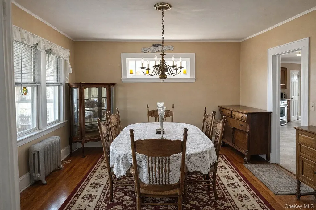 60 Lloyd Avenue Lynbrook NY 11563
