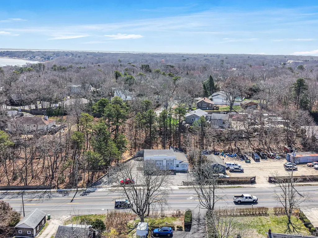 230 E Montauk Highway Hampton Bays NY 11946