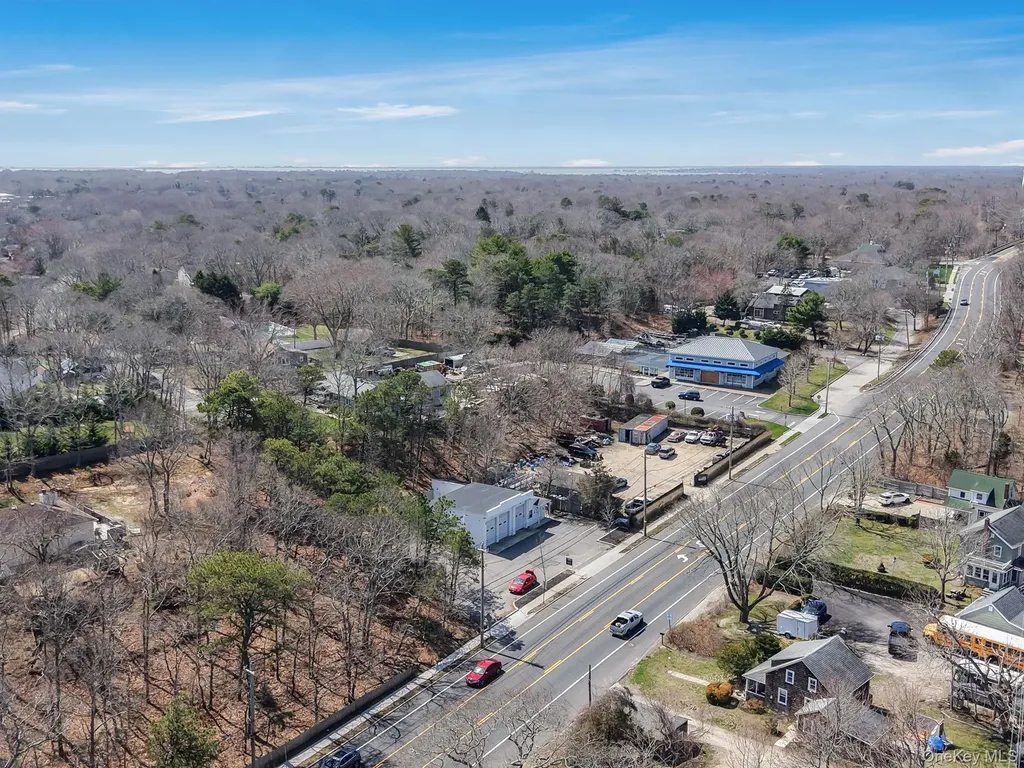 230 E Montauk Highway Hampton Bays NY 11946