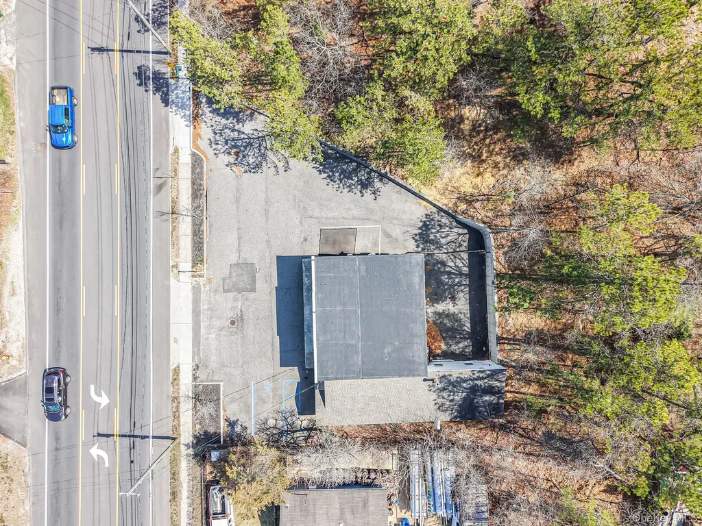 230 E Montauk Highway Hampton Bays NY 11946