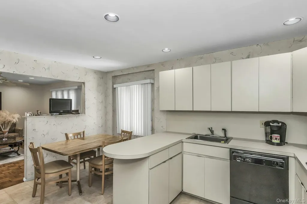 59 Jamaica Avenue Plainview NY 11803