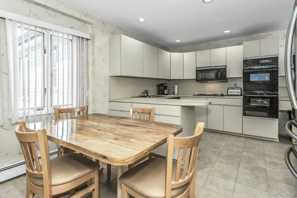 59 Jamaica Avenue Plainview NY 11803