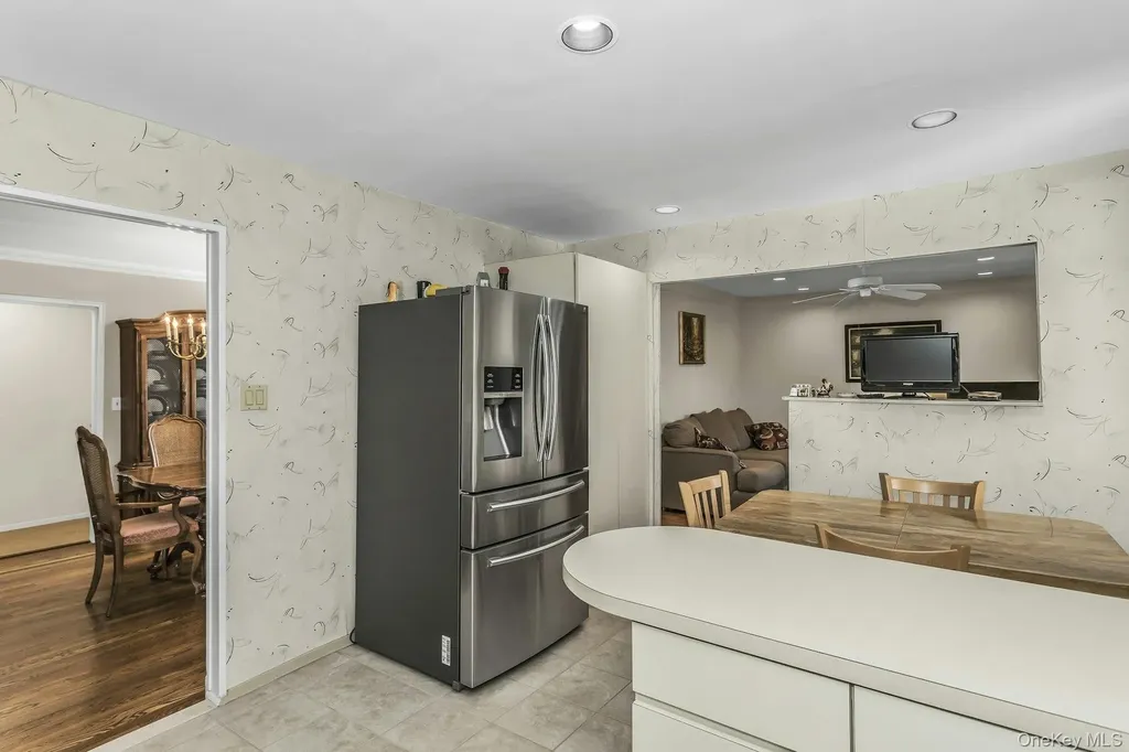 59 Jamaica Avenue Plainview NY 11803