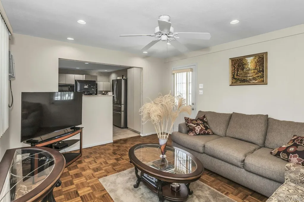 59 Jamaica Avenue Plainview NY 11803