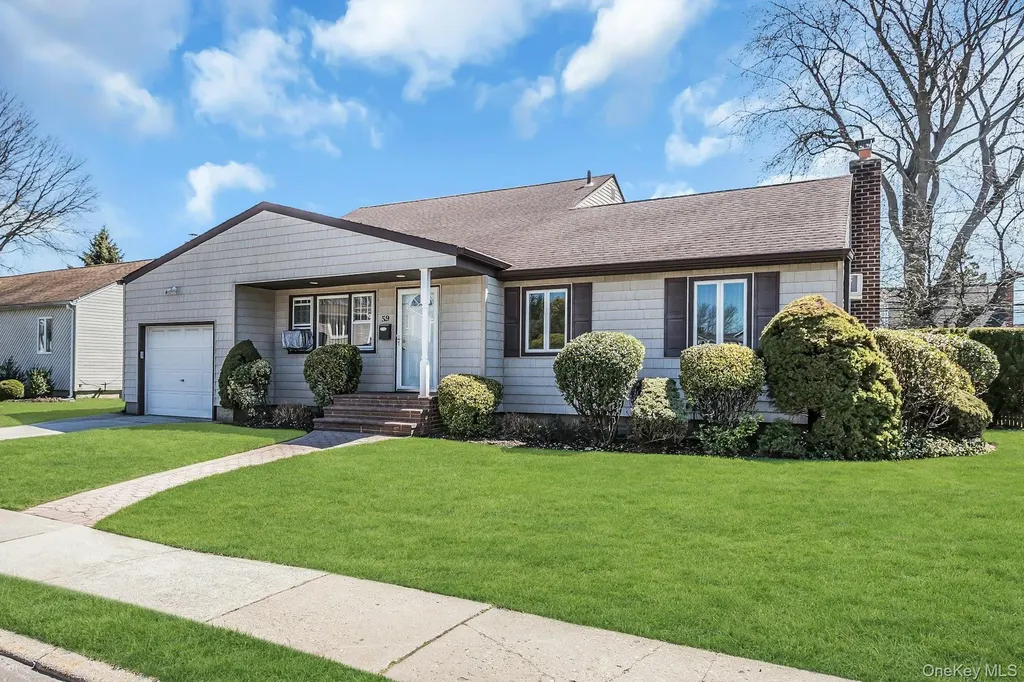 59 Jamaica Avenue Plainview NY 11803