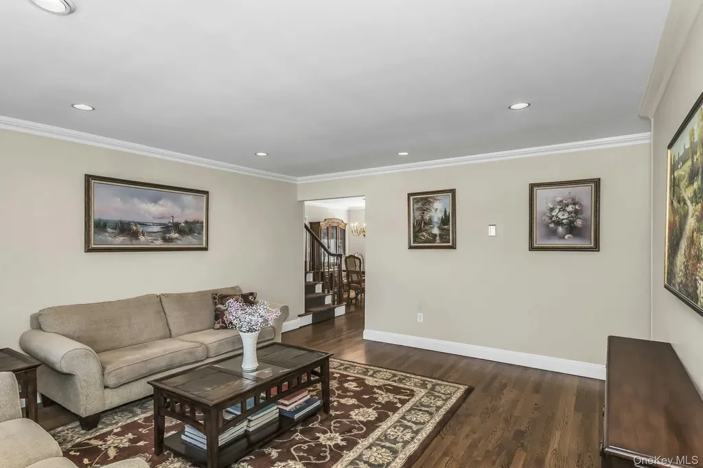 59 Jamaica Avenue Plainview NY 11803