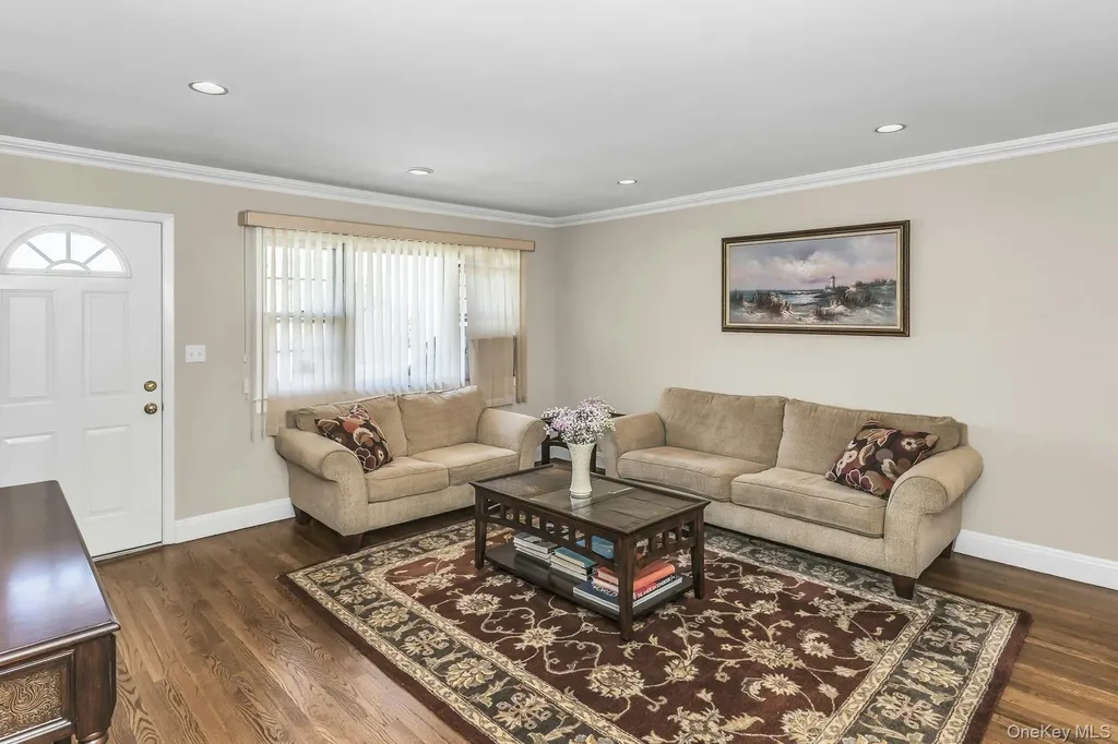 59 Jamaica Avenue Plainview NY 11803