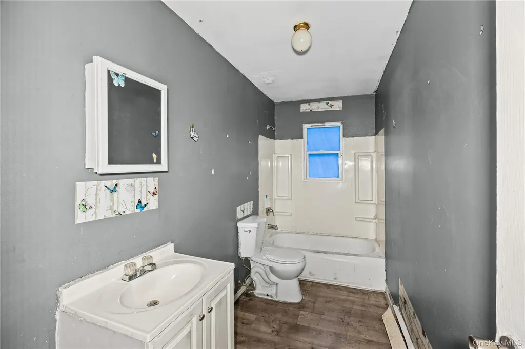 85 Norfleet Lane Coram NY 11727