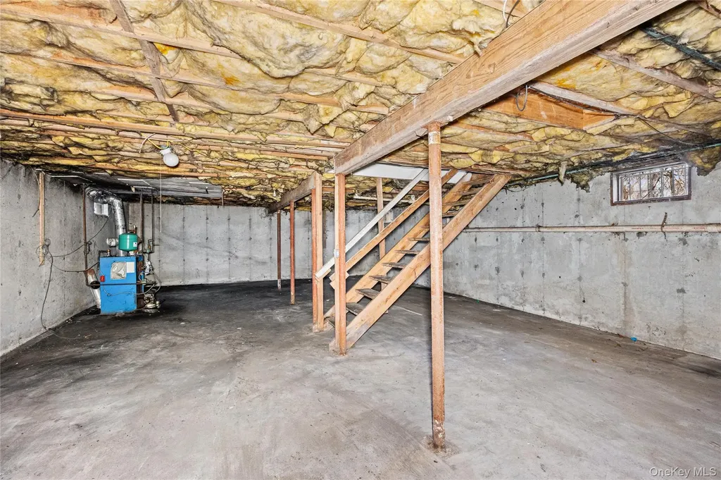 85 Norfleet Lane Coram NY 11727
