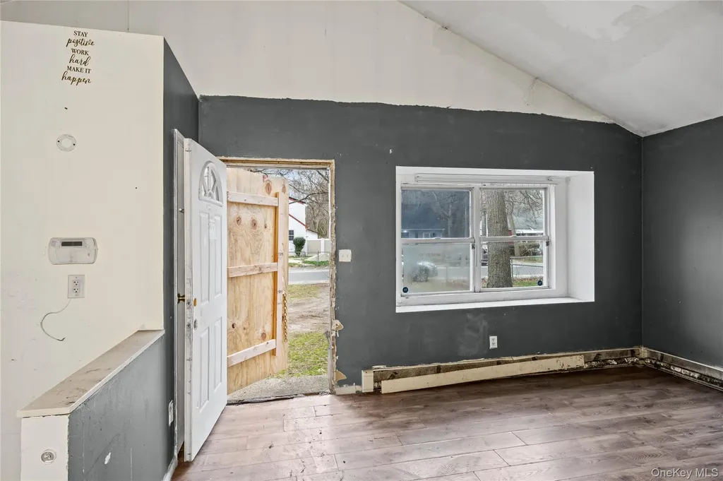 85 Norfleet Lane Coram NY 11727
