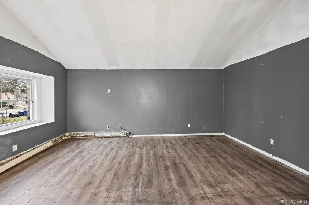 85 Norfleet Lane Coram NY 11727