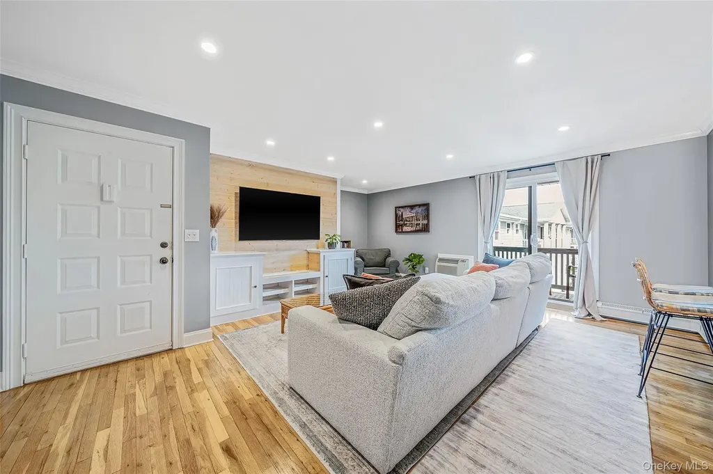 118 Fairharbor Drive Patchogue NY 11772